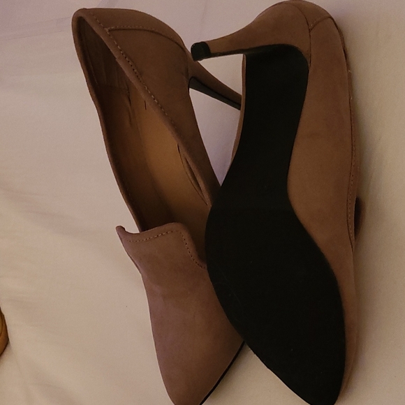 Suede heels - Picture 2 of 3
